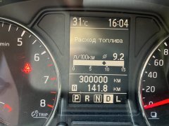 300000