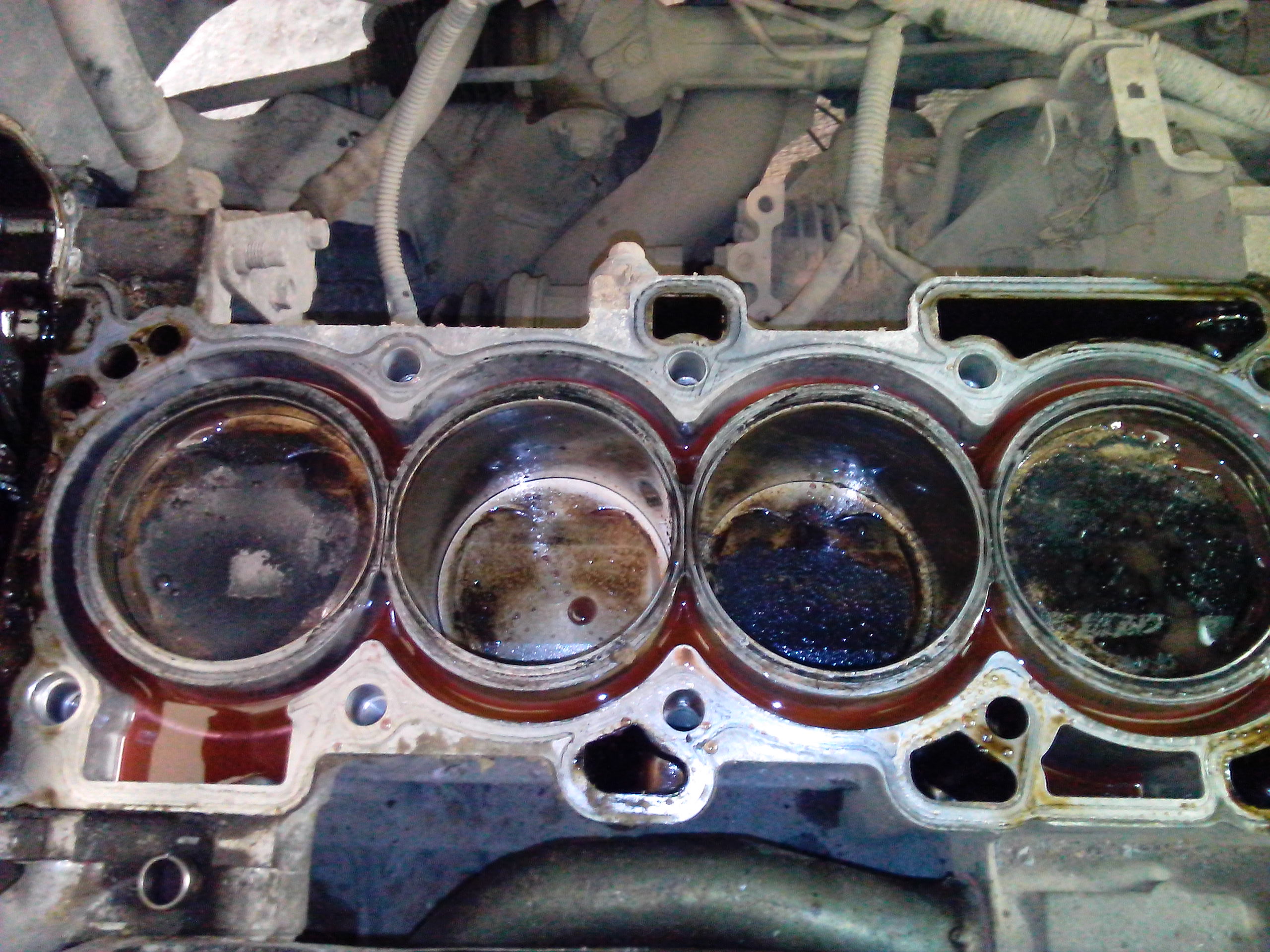 Замена прокладки клапанной крышки для Nissan X-trail T30 2001-2007
